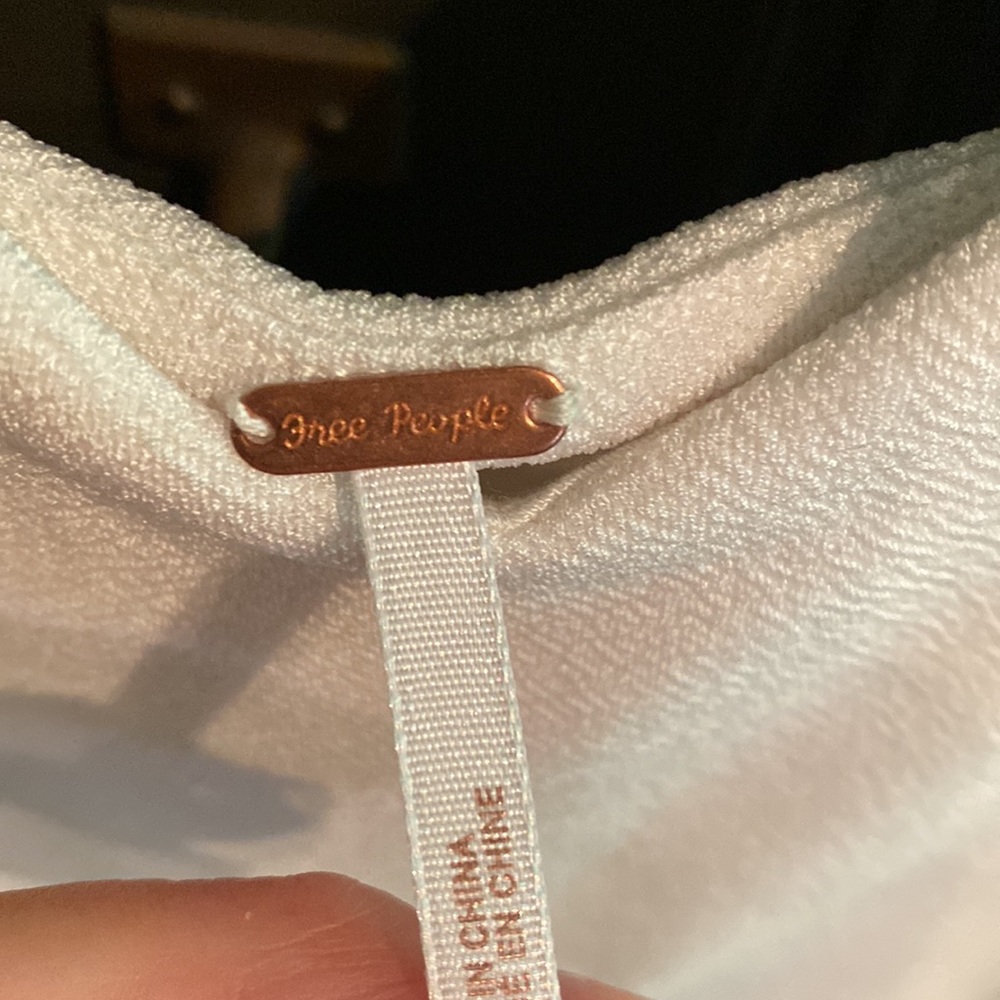 Free People Top. - Picture 6 of 8